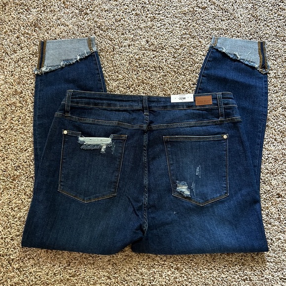 Judy Blue - Mid-Rise - Asymmetrical Cuff Hem Destroyed Skinny Jeans- Size 22W - Picture 2 of 4